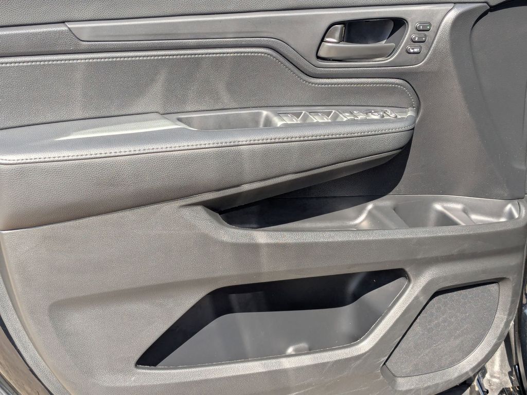 Thumbnail: 2025 Honda Odyssey - 11