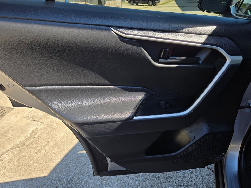 Thumbnail: 2025 Toyota RAV4 - 25