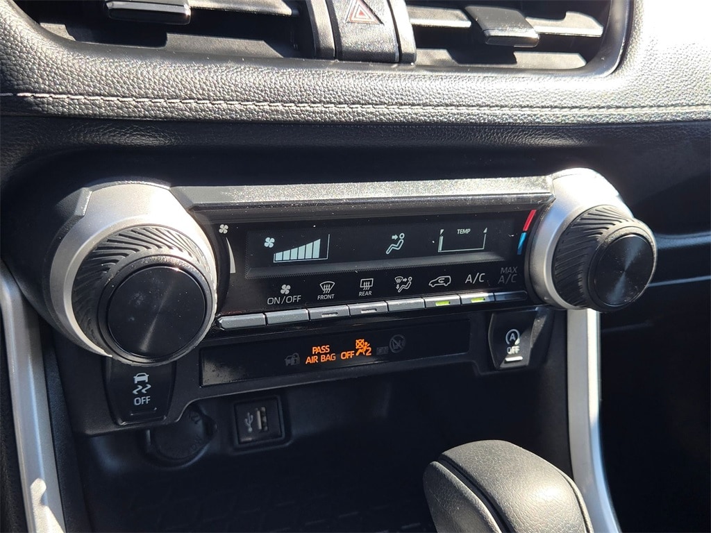 Thumbnail: 2025 Toyota RAV4 - 11