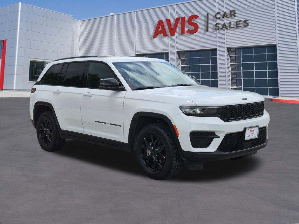 Thumbnail: 2025 Jeep Grand Cherokee - 3