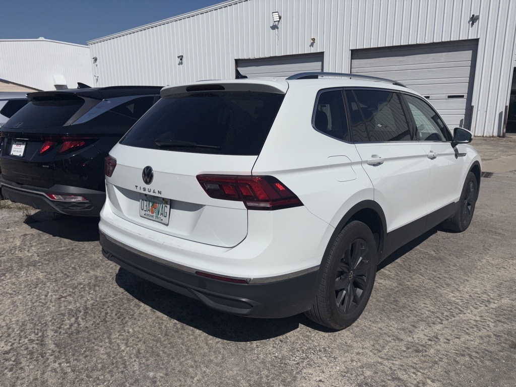Thumbnail: 2024 Volkswagen Tiguan - 4
