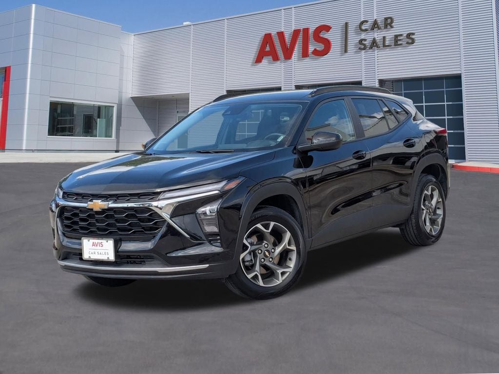 Thumbnail: 2025 Chevrolet Trax - 1