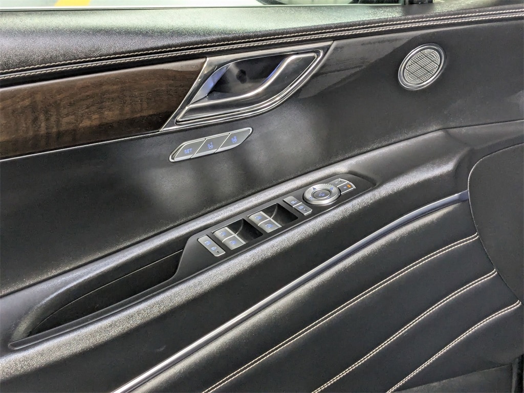 Thumbnail: 2024 Genesis GV80 - 13