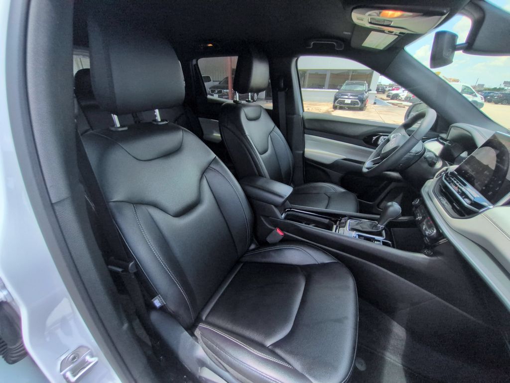 Thumbnail: 2025 Jeep Compass - 30