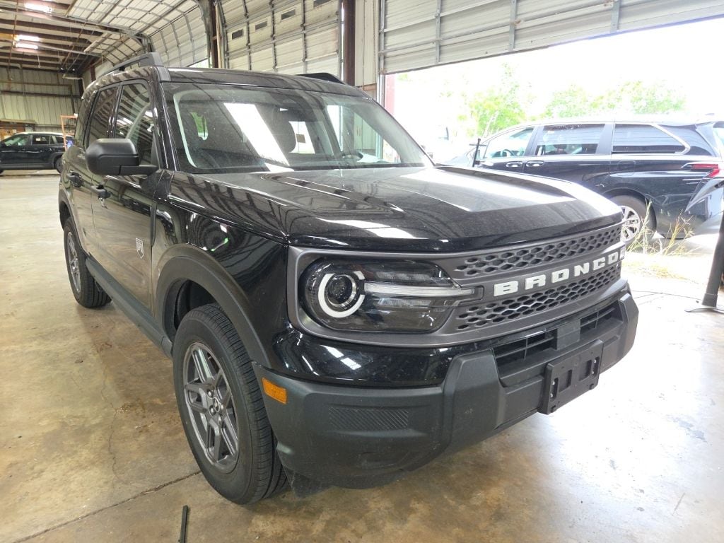 Thumbnail: 2025 Ford Bronco Sport - 4