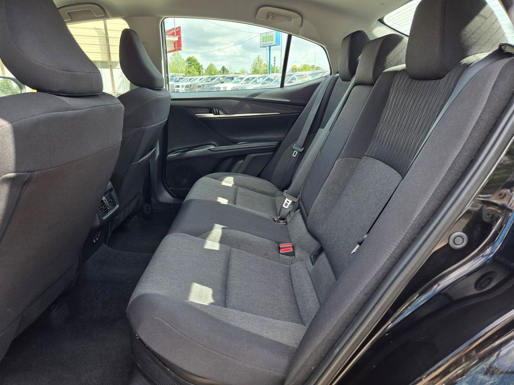 Thumbnail: 2025 Toyota Camry - 25