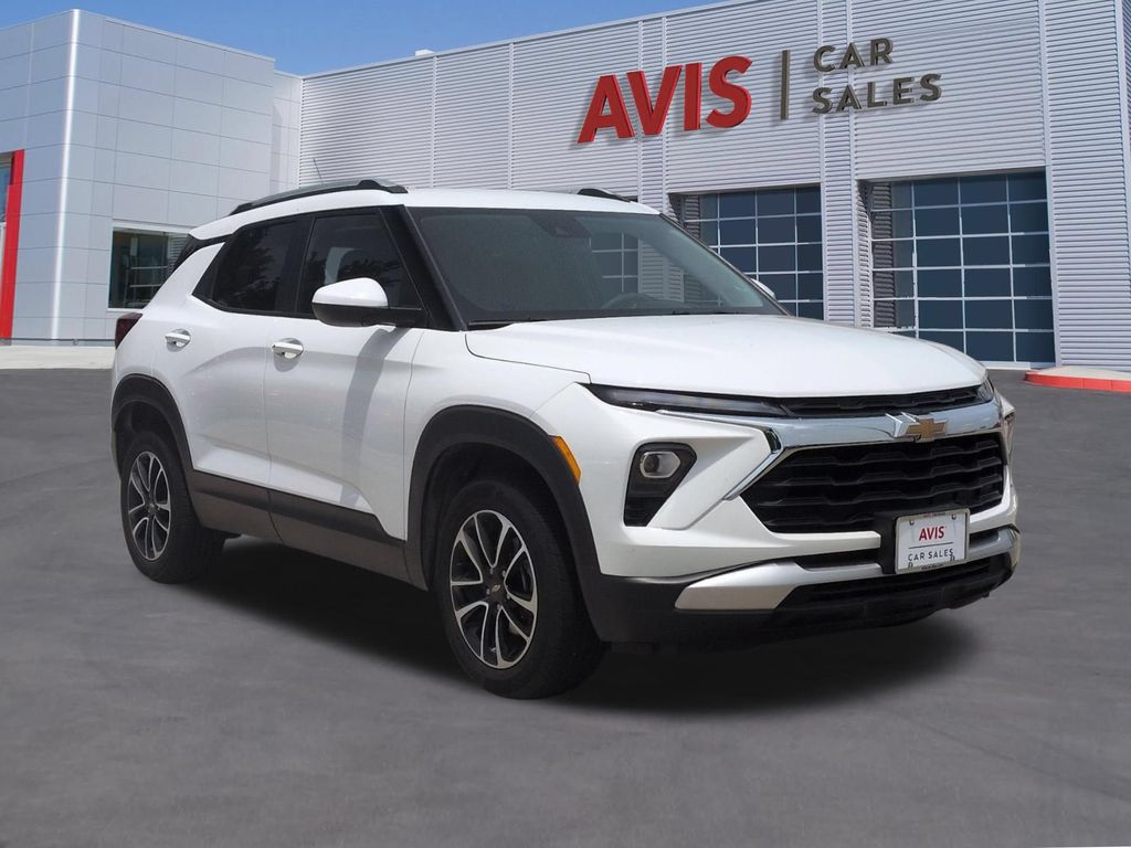 Thumbnail: 2025 Chevrolet TrailBlazer - 3