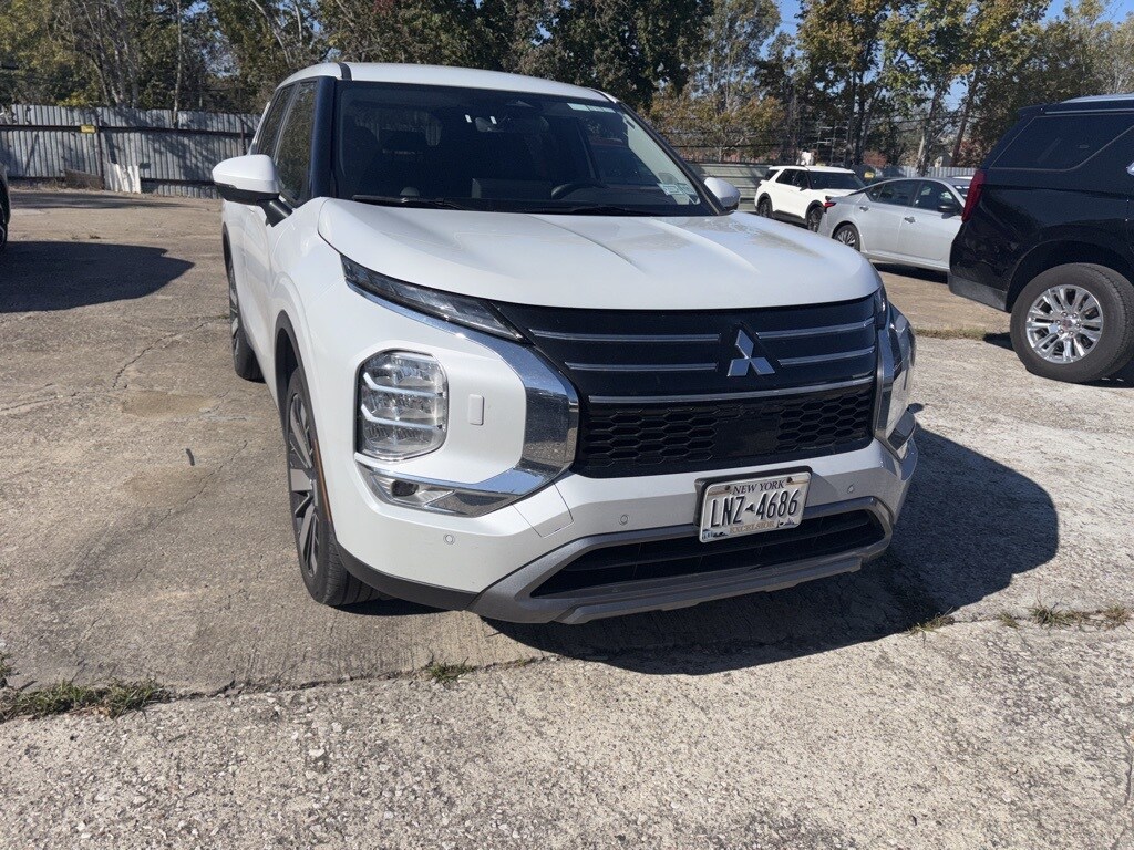 Thumbnail: 2025 Mitsubishi Outlander - 2