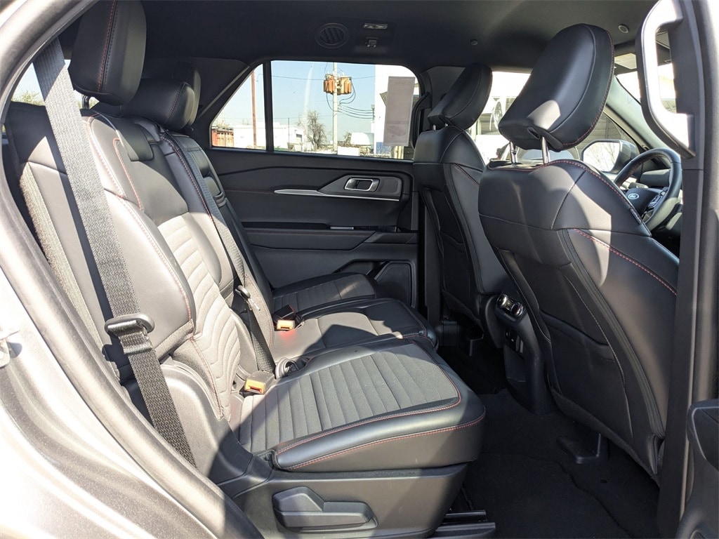 Thumbnail: 2025 Ford Explorer - 31