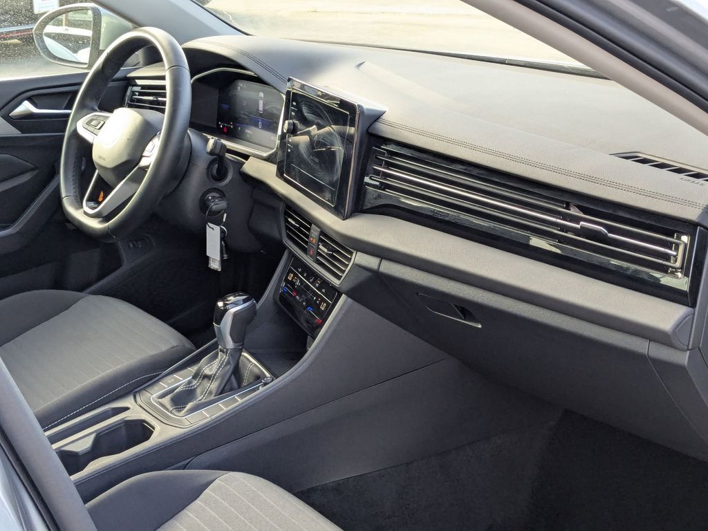 Thumbnail: 2025 Volkswagen Jetta - 27