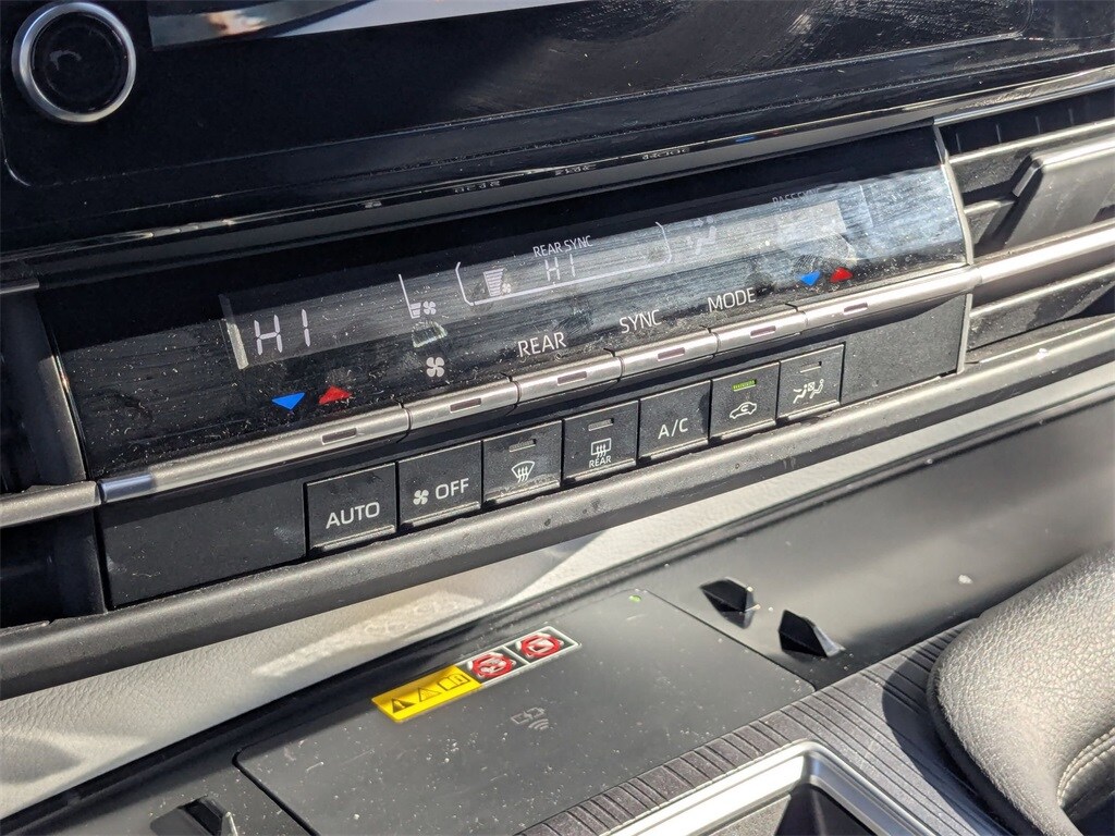 Thumbnail: 2025 Toyota Sienna - 22