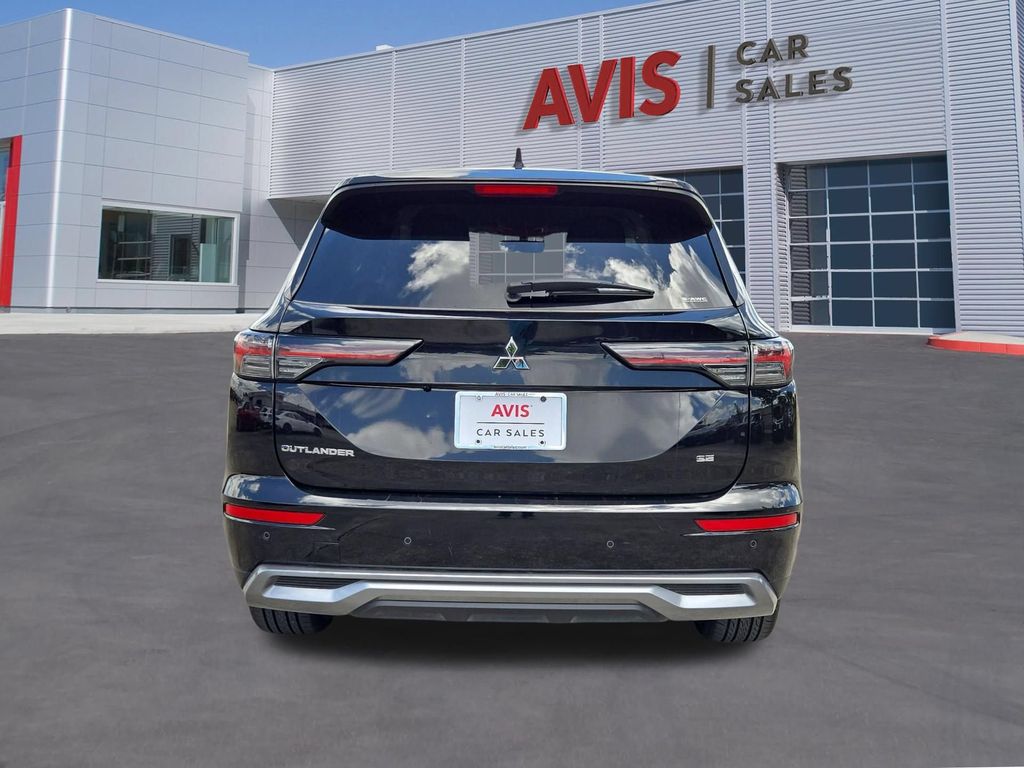 Thumbnail: 2025 Mitsubishi Outlander - 7