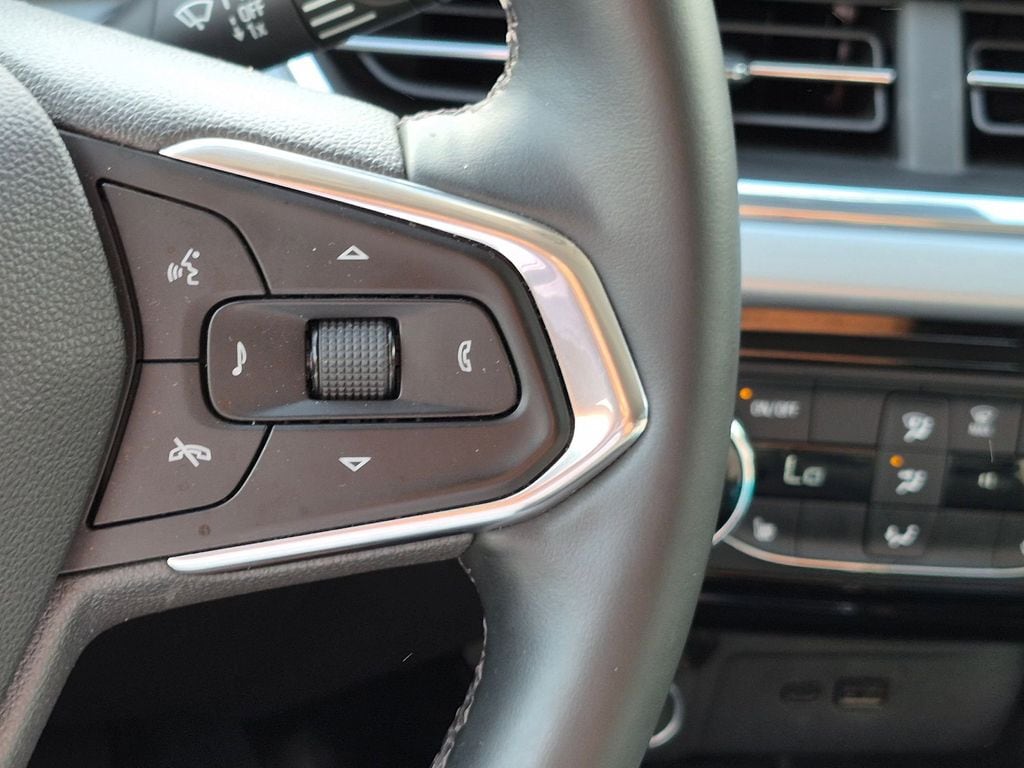 Thumbnail: 2025 Chevrolet Trax - 16