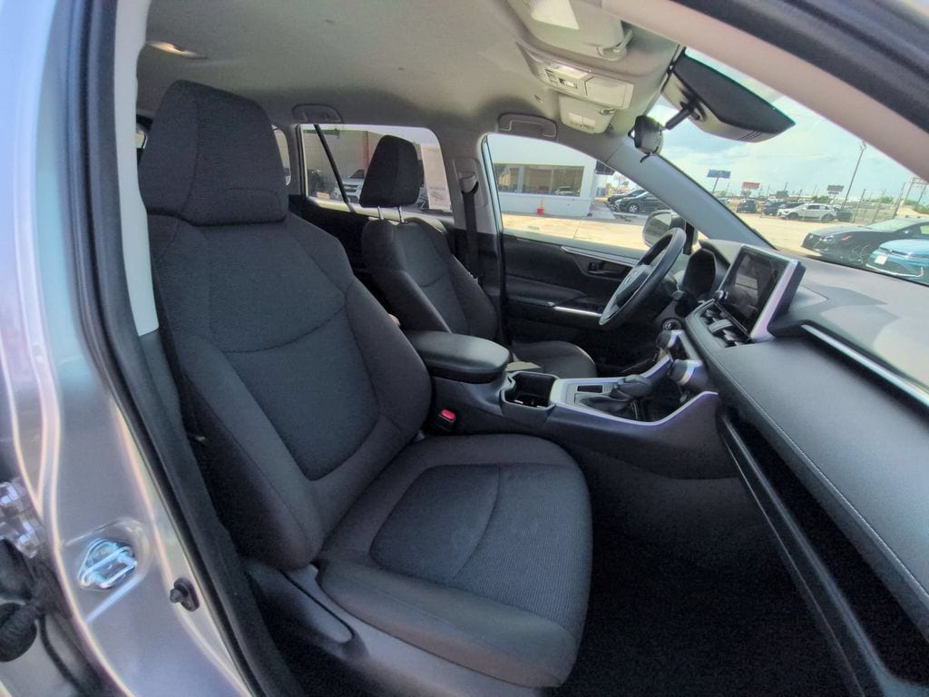 Thumbnail: 2025 Toyota RAV4 - 30