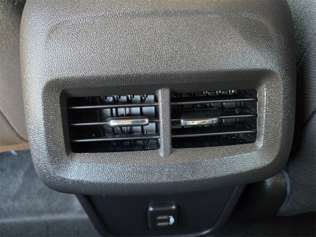 Thumbnail: 2024 Chevrolet Equinox - 25