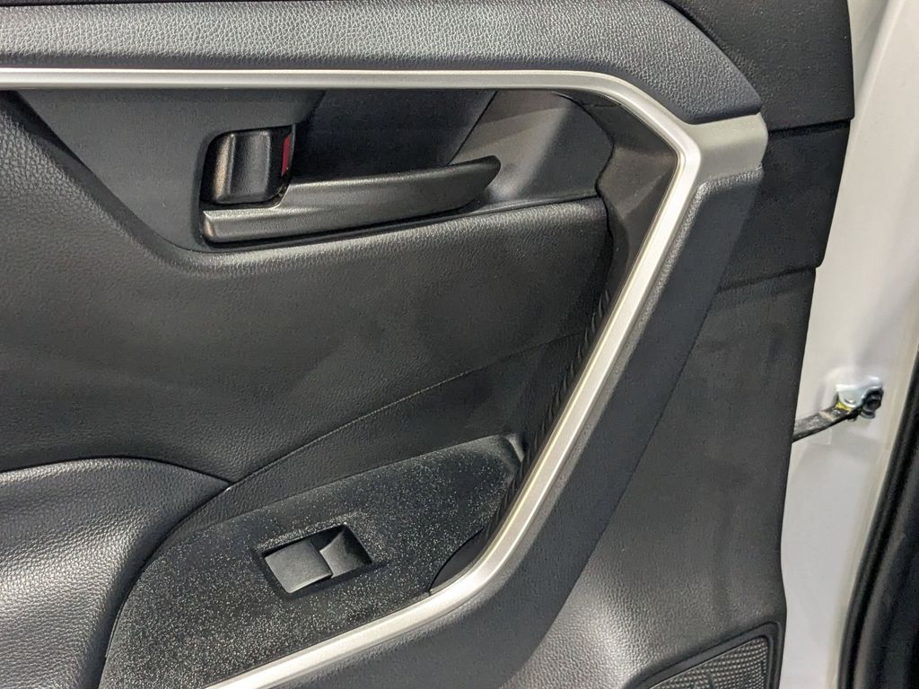 Thumbnail: 2025 Toyota RAV4 - 25