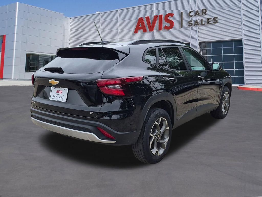 Thumbnail: 2025 Chevrolet Trax - 6