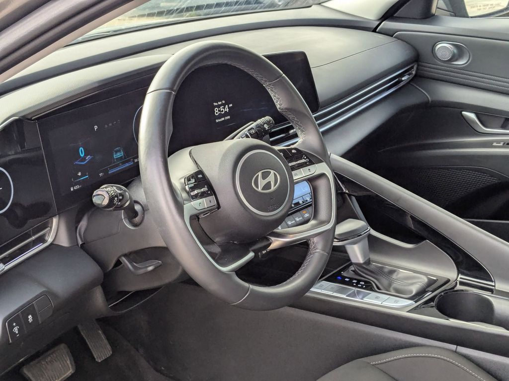 Thumbnail: 2025 Hyundai Elantra - 11