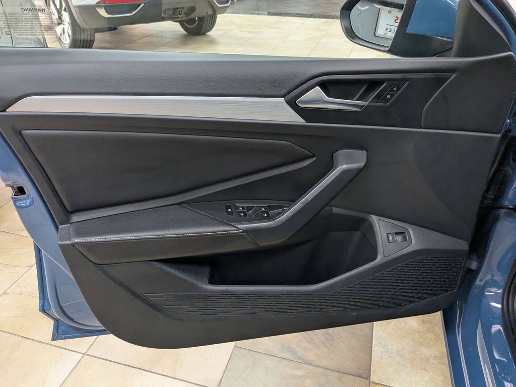 Thumbnail: 2025 Volkswagen Jetta - 11