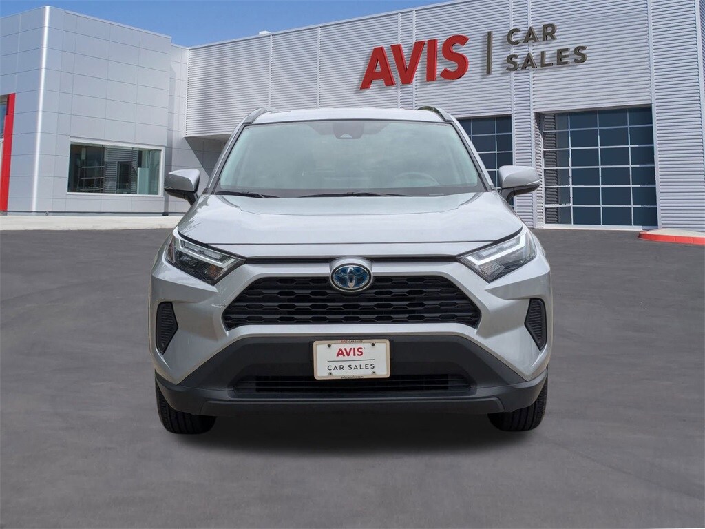 2024 Toyota RAV4 Hybrid XLE photo 2