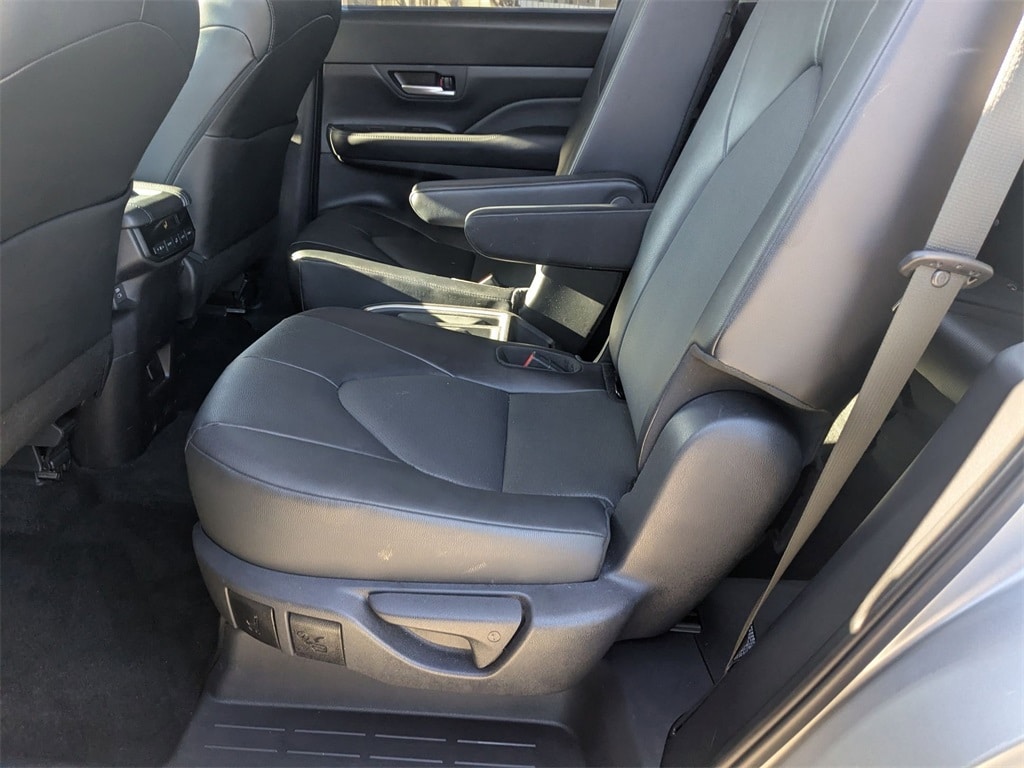 Thumbnail: 2025 Toyota Grand Highlander - 26