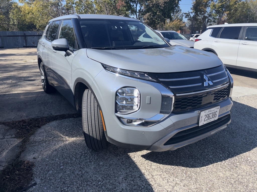 Thumbnail: 2025 Mitsubishi Outlander - 3