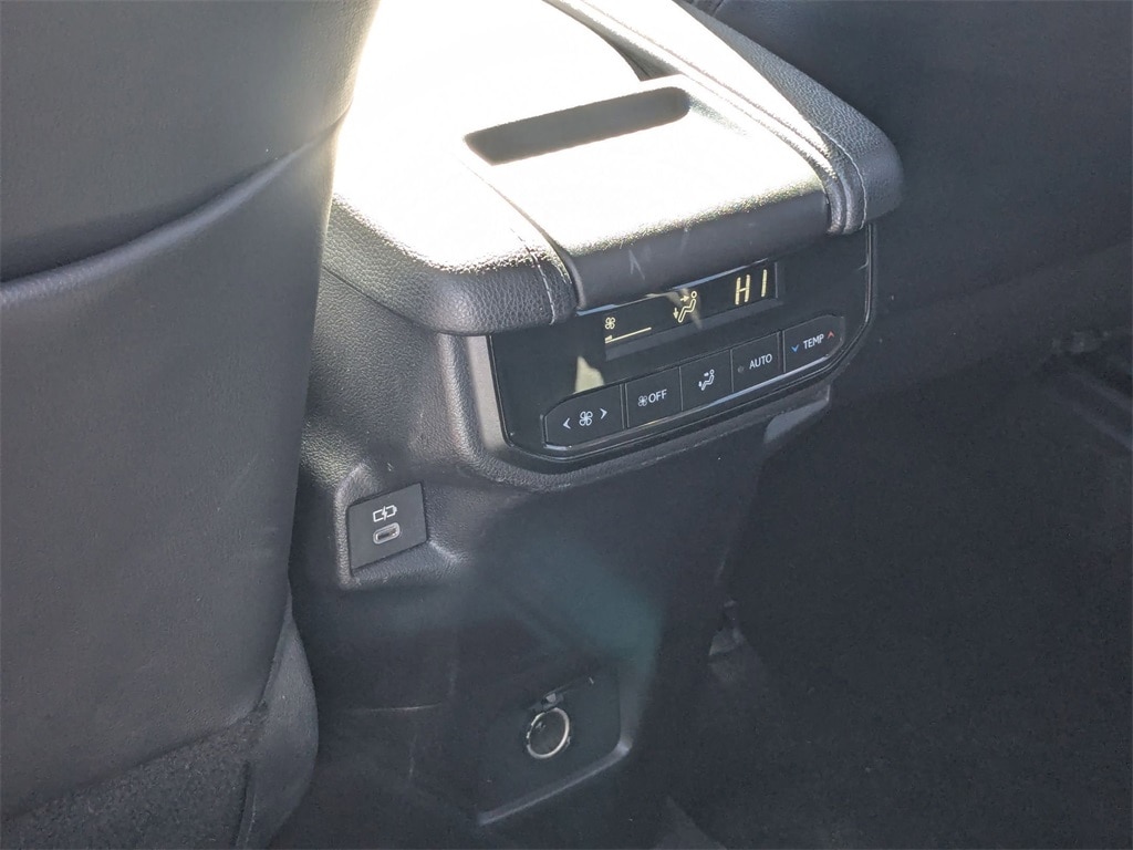 Thumbnail: 2025 Toyota Grand Highlander - 27