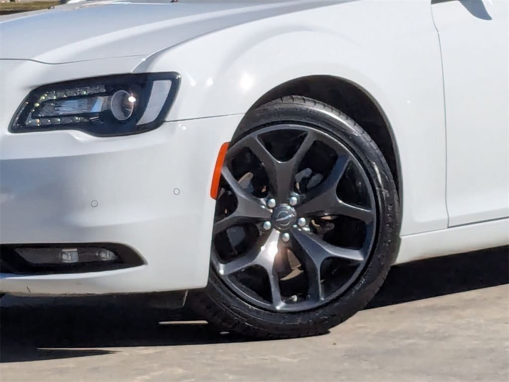 Thumbnail: 2023 Chrysler 300 - 37