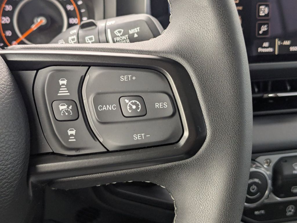 Thumbnail: 2025 Jeep Wrangler - 18