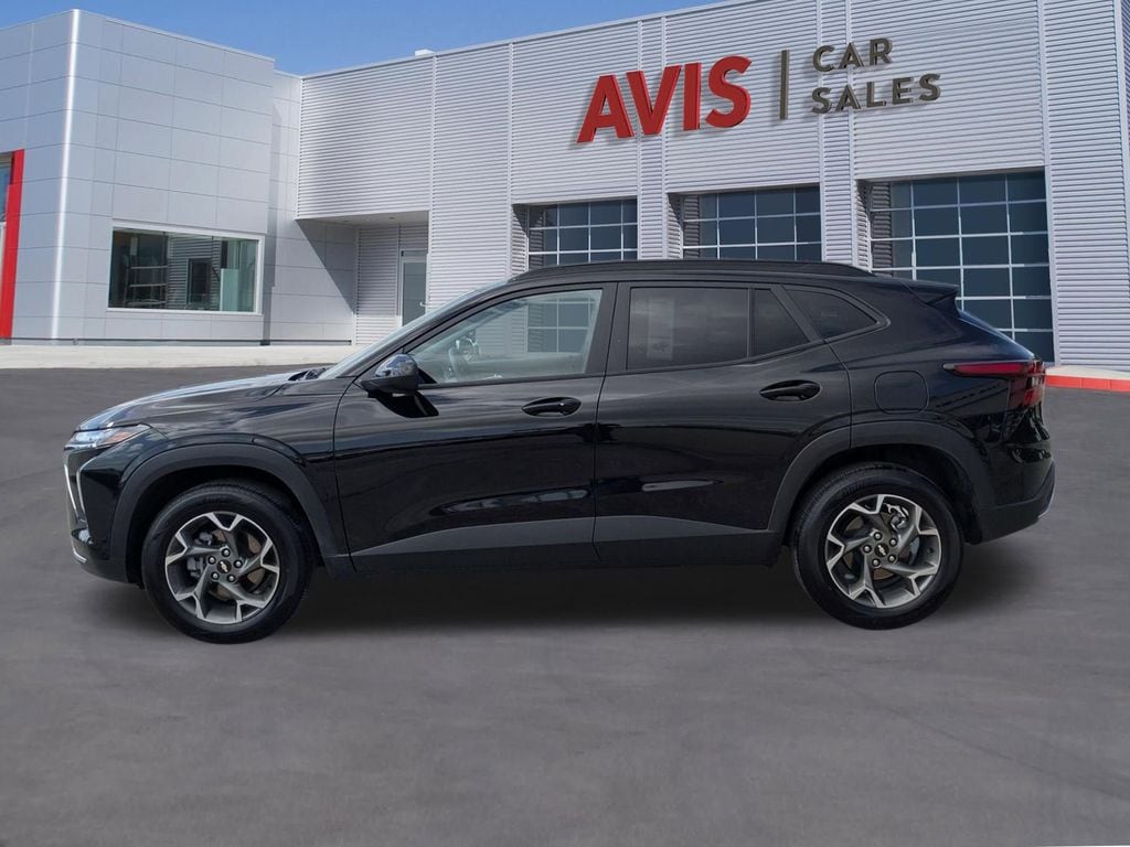 Thumbnail: 2025 Chevrolet Trax - 10