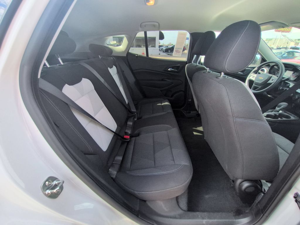 Thumbnail: 2025 Chevrolet Trax - 29