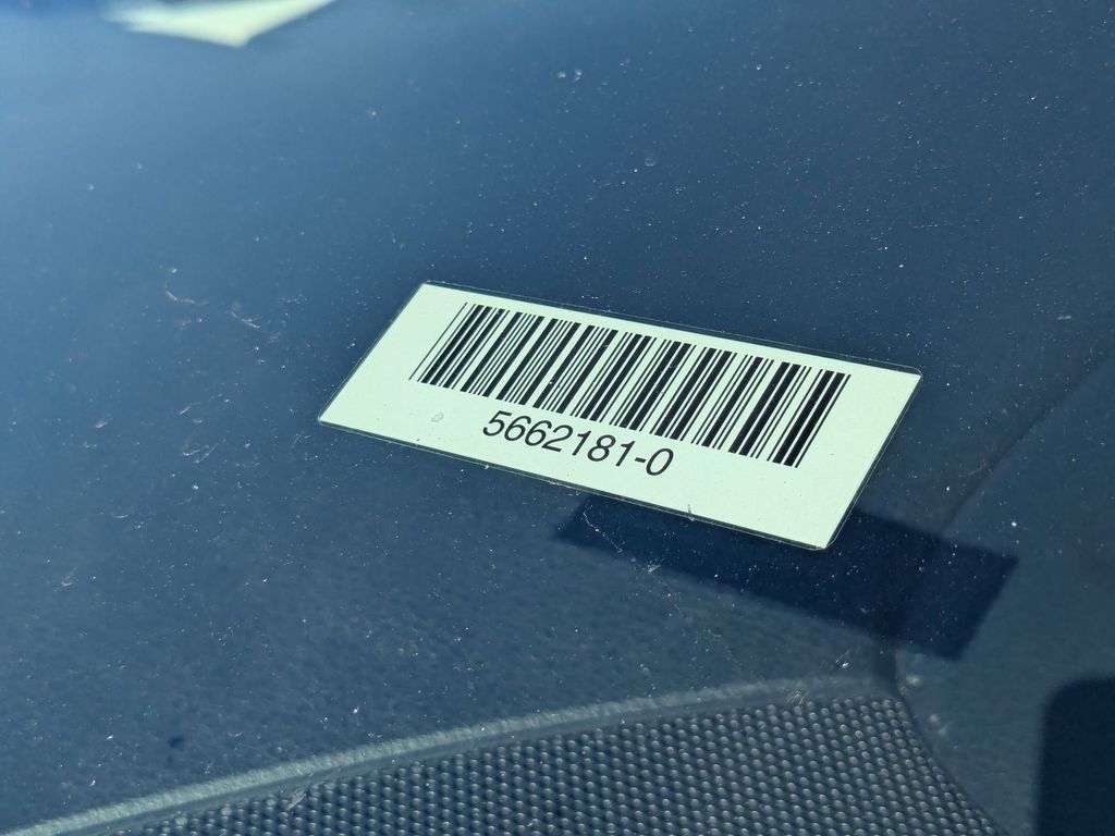 Thumbnail: 2025 Toyota Sienna - 32