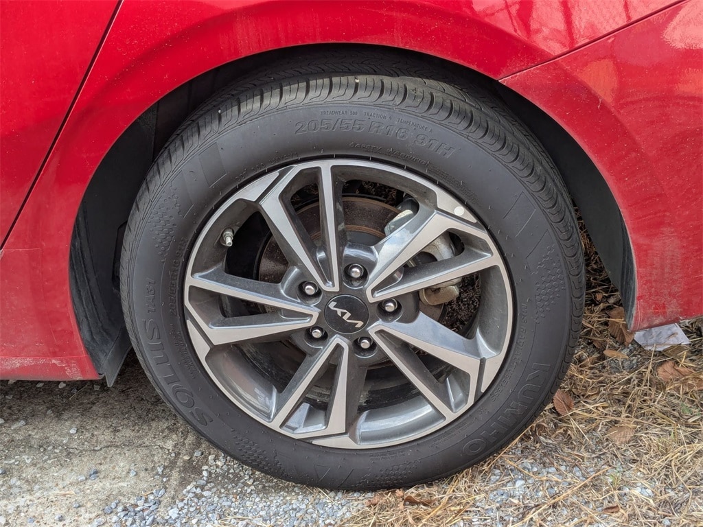 Thumbnail: 2024 Kia Forte - 7