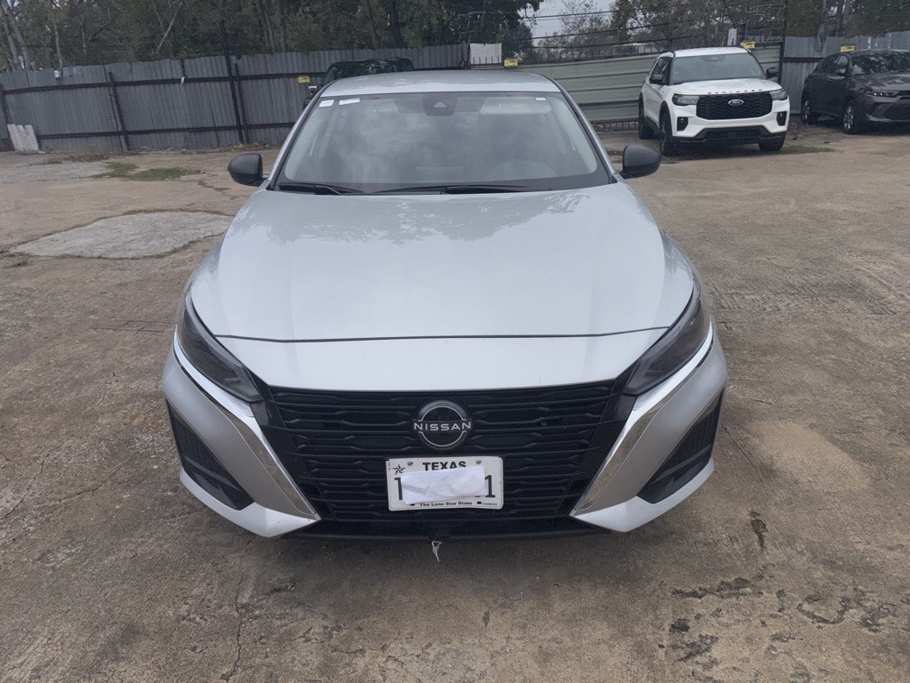 Certified 2024 Nissan Altima 2.5 SV Sedan