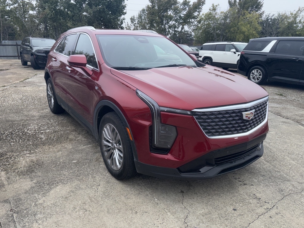 Thumbnail: 2024 Cadillac XT4 - 3