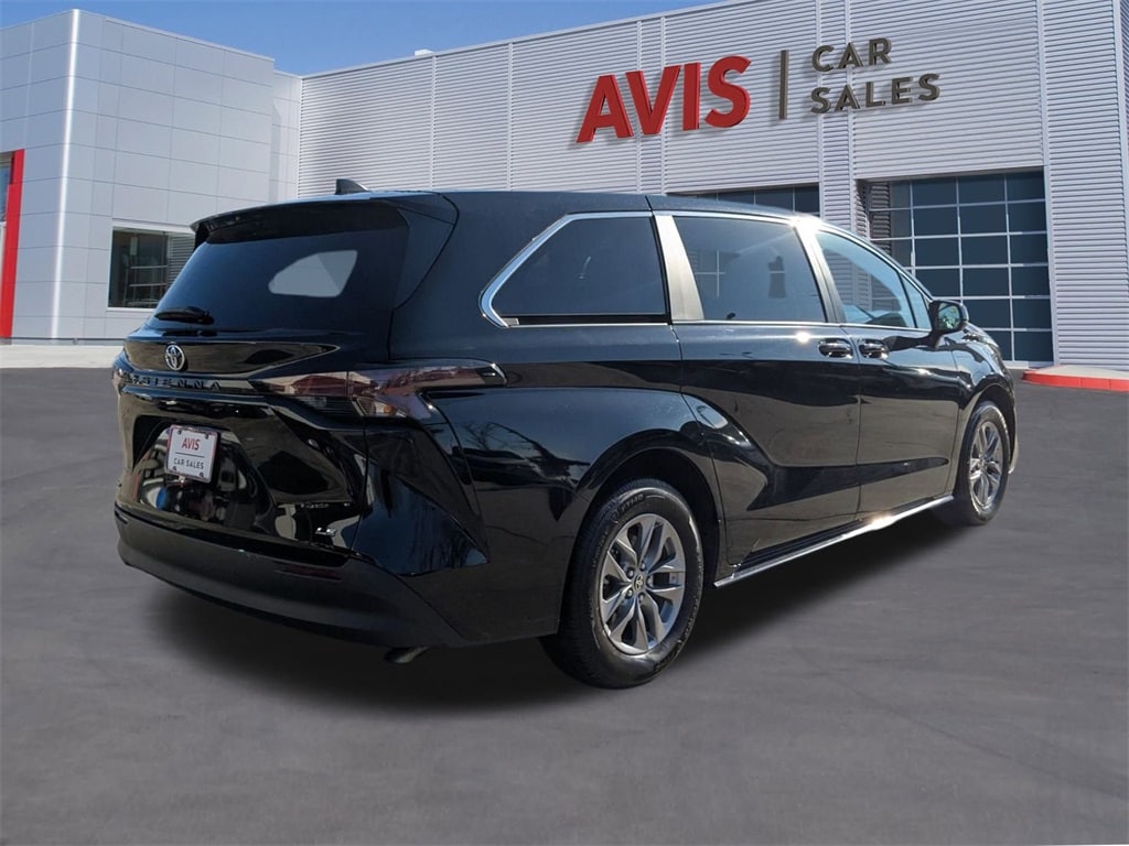 Thumbnail: 2025 Toyota Sienna - 6