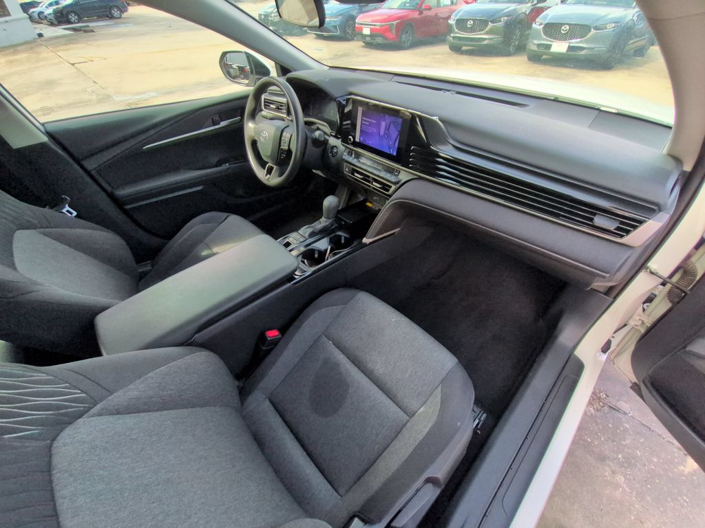 Thumbnail: 2025 Toyota Camry - 31