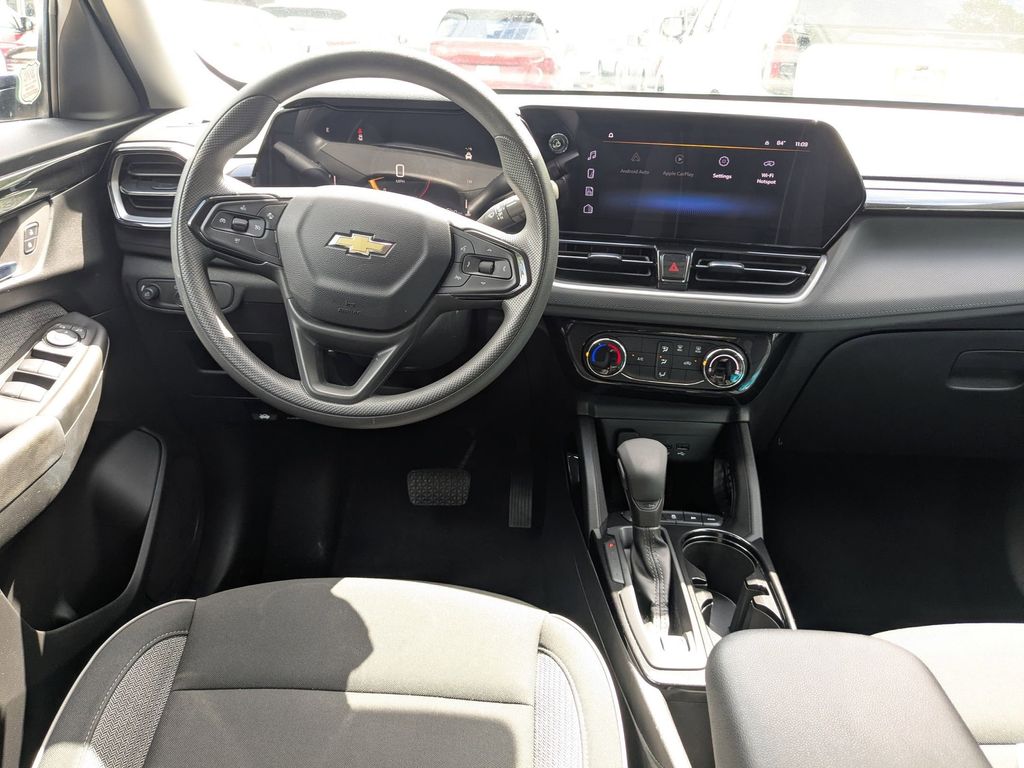 Thumbnail: 2025 Chevrolet TrailBlazer - 25