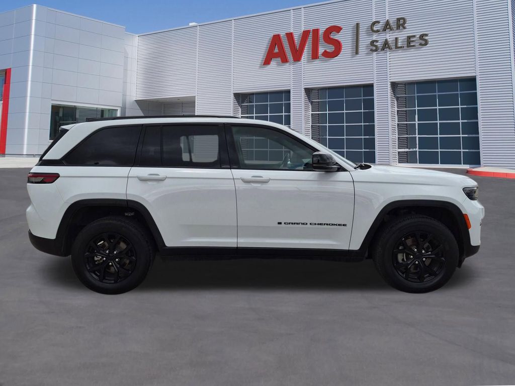 Thumbnail: 2025 Jeep Grand Cherokee - 5