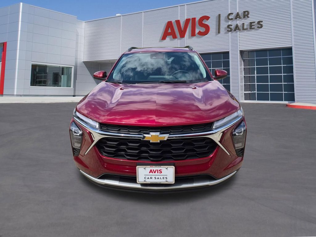 Thumbnail: 2025 Chevrolet Trax - 2