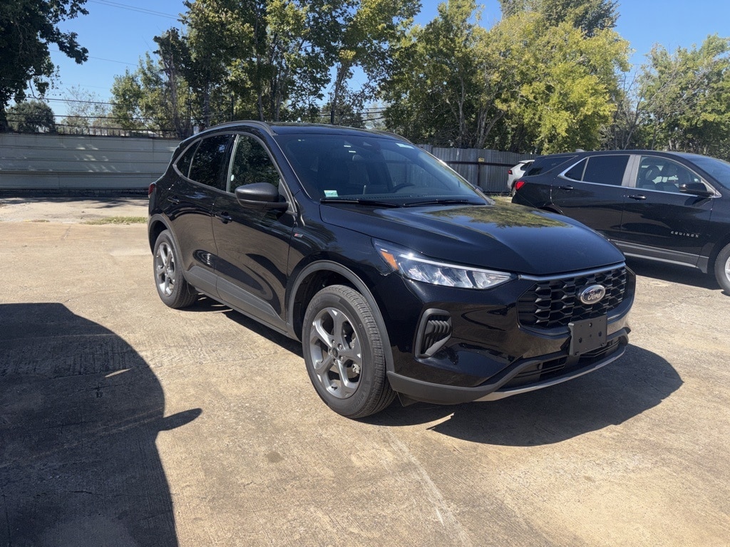 Thumbnail: 2025 Ford Escape - 3