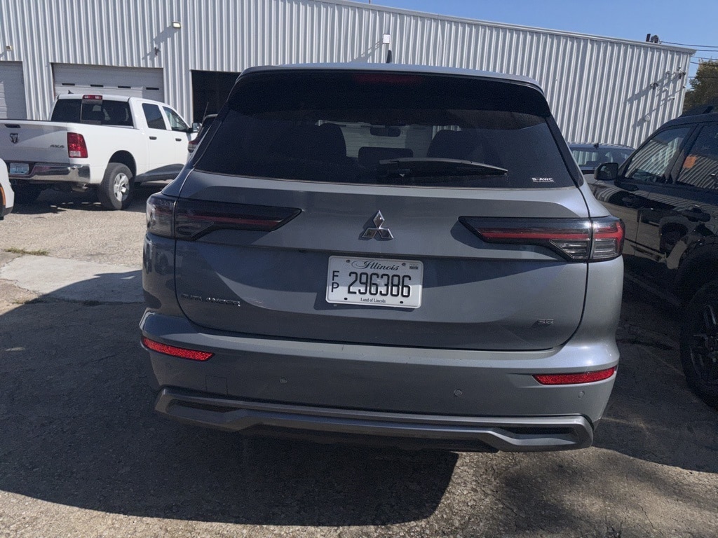 Thumbnail: 2025 Mitsubishi Outlander - 5