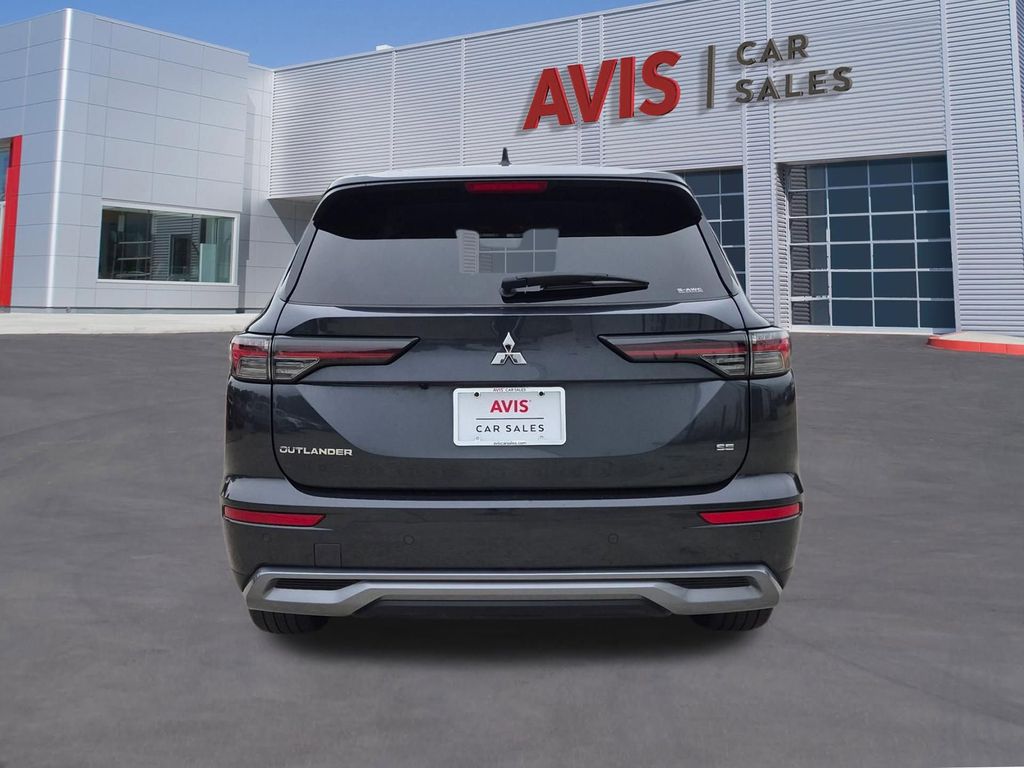 Thumbnail: 2025 Mitsubishi Outlander - 7