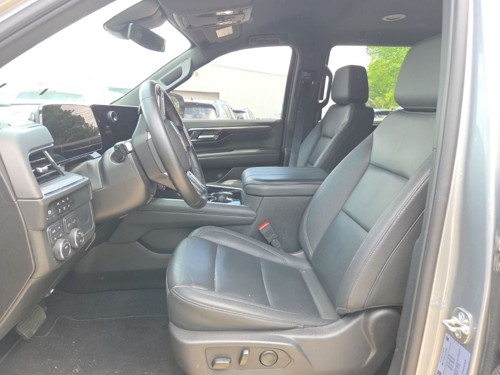 Thumbnail: 2025 Chevrolet Tahoe - 3