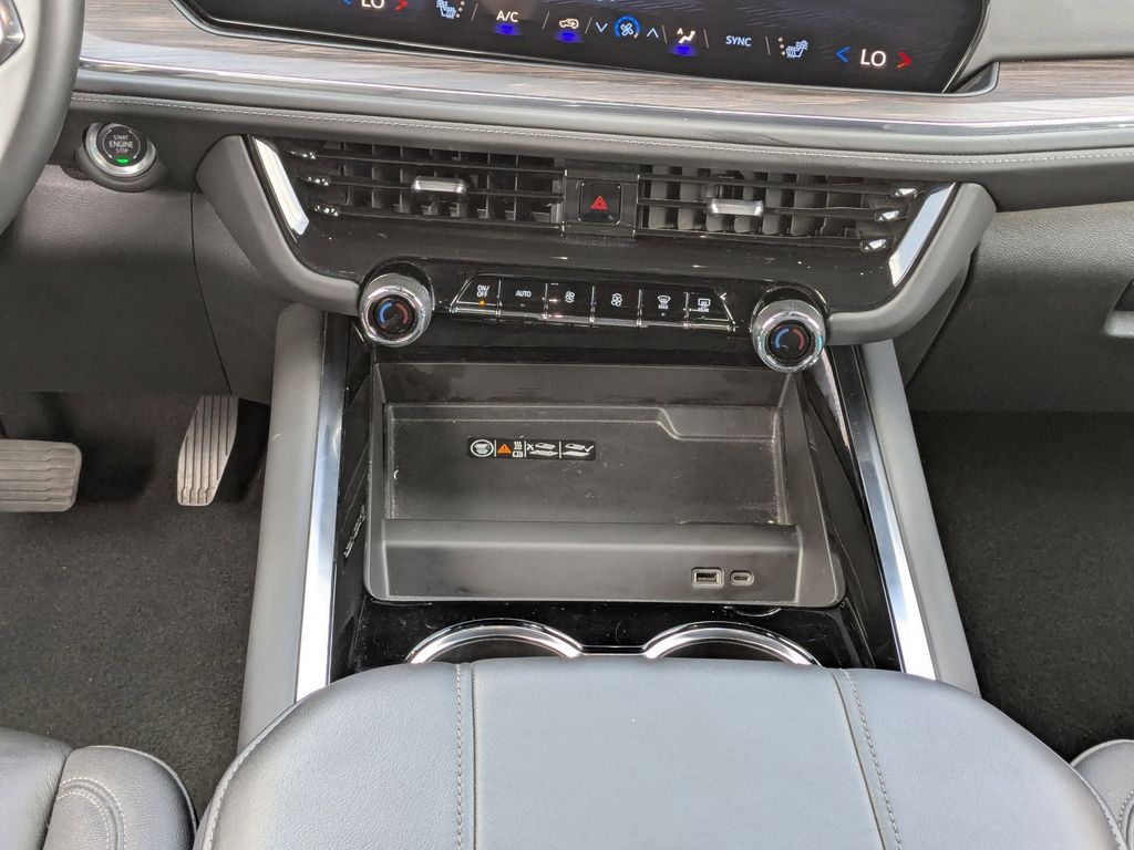 Thumbnail: 2025 Chevrolet Suburban - 19