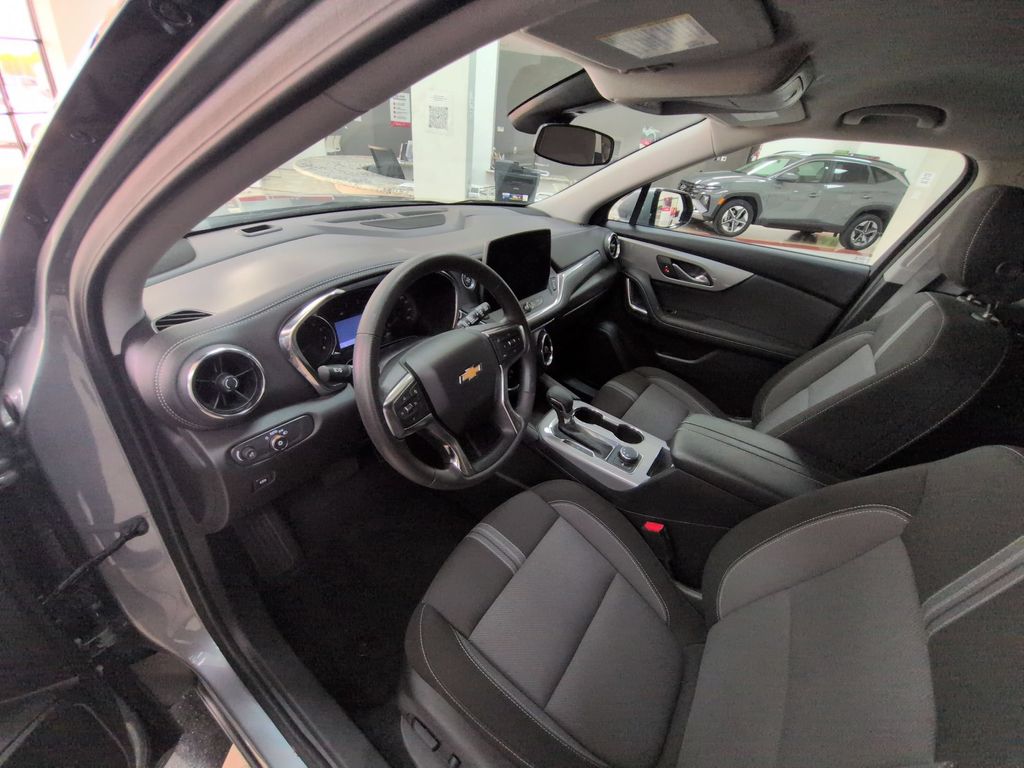 Thumbnail: 2025 Chevrolet Blazer - 15