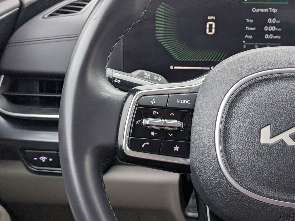 Thumbnail: 2025 Kia Carnival - 16