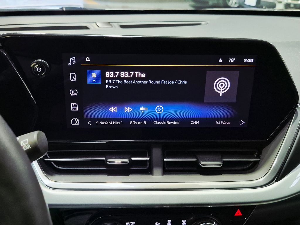 Thumbnail: 2025 Chevrolet Trax - 21