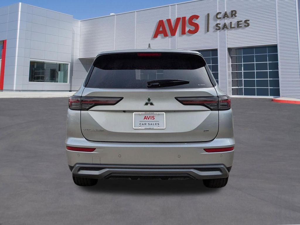 Thumbnail: 2025 Mitsubishi Outlander - 7