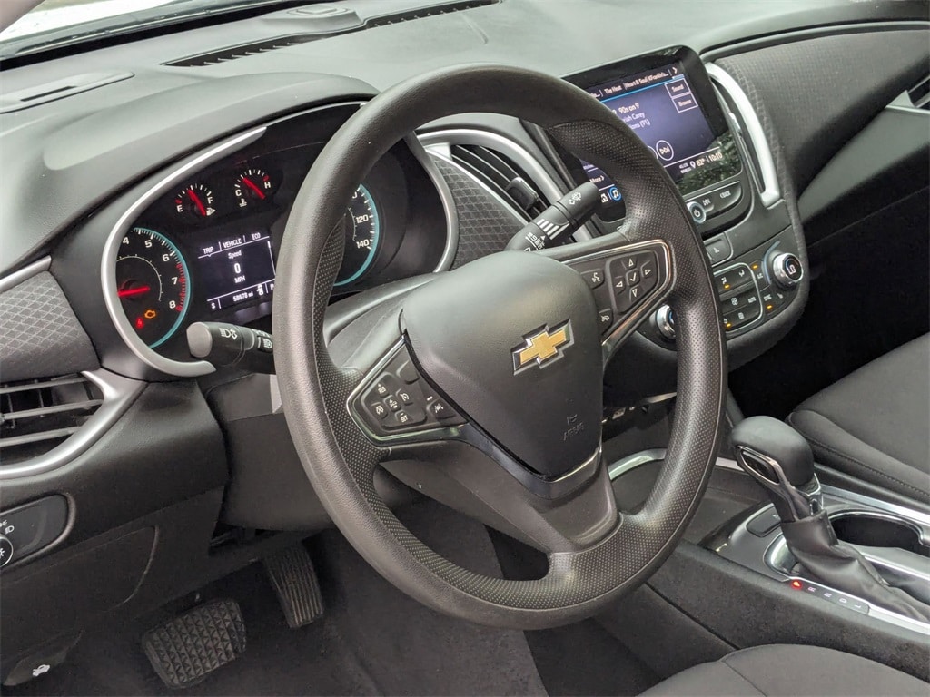 Thumbnail: 2023 Chevrolet Malibu - 15